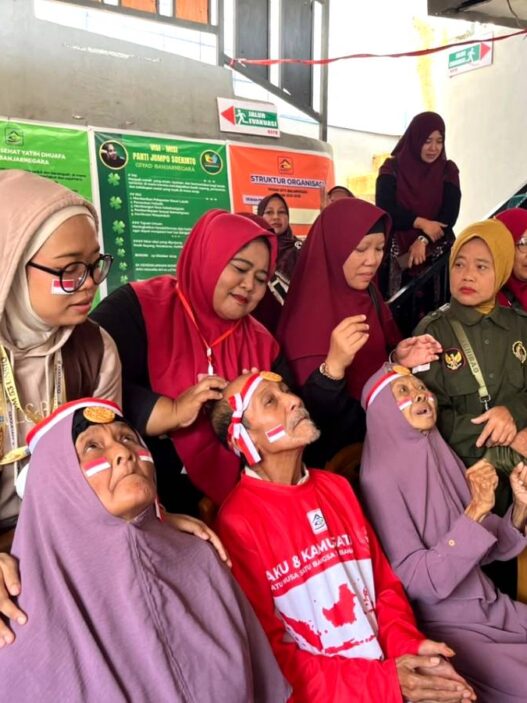 Jadi Ruang bagi Lansia untuk Tertawa dan Berkumpul