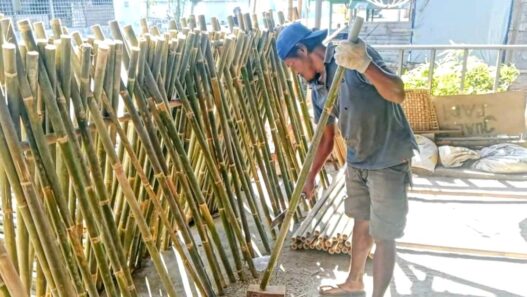 Jelang HUT RI Pesanan Bambu Melonjak