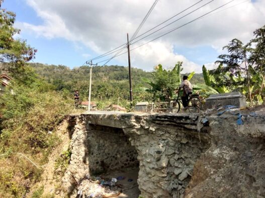 Jembatan Kali Klantang Menanti Perbaikan