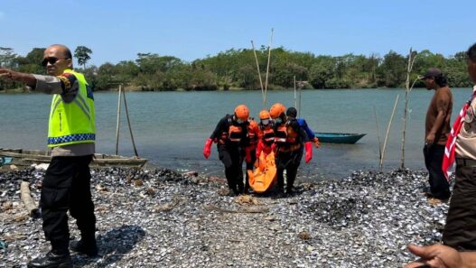 Jenazah Pria Ditemukan Ngambang di Sungai Serayu