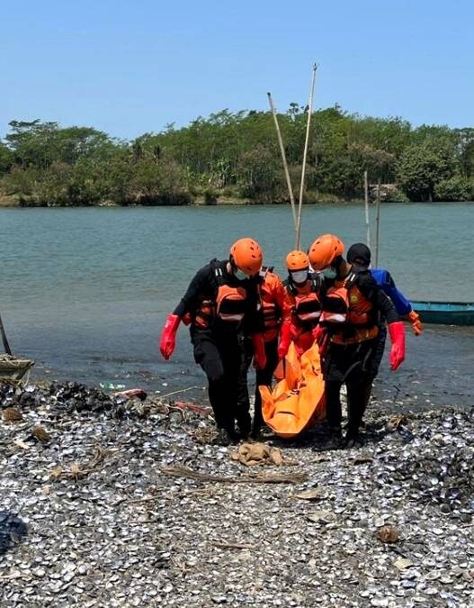 Jenazah Pria Ditemukan Ngambang di Sungai Serayu