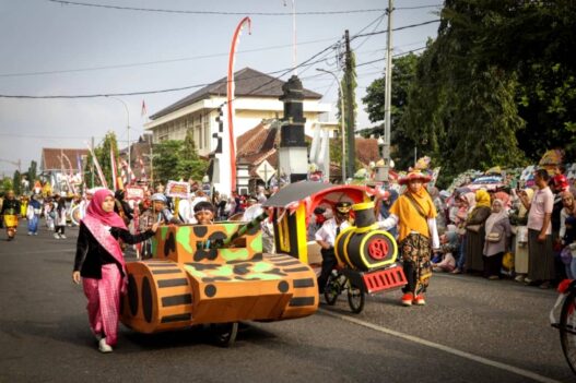 Karnaval HUT RI Bawa Berkah Pedagang Kecil