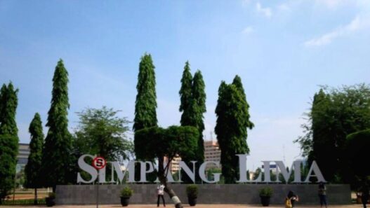 Kawasan Simpang Lima Semarang