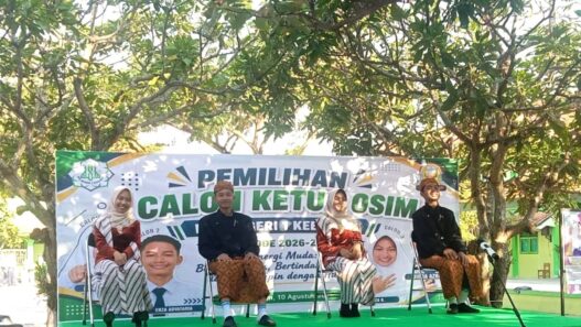 Ketua OSIS Terpilih Menang Tipis