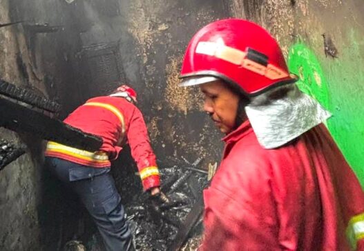 Lahan dan Rumah Terbakar Dalam Sehari