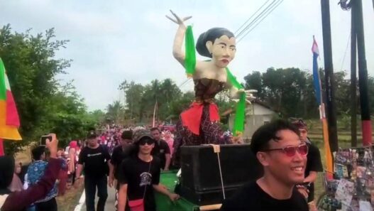 Limbah Disulap Jadi Ogoh ogoh