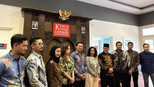 Lowongan King's College