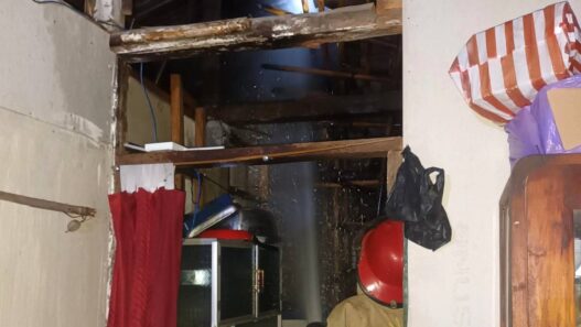 Lupa Matikan Tungku Pawon, Dapur Terbakar