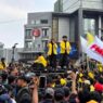 Mahasiswa Kepung Bundaran HI Serukan Delapan Tuntutan