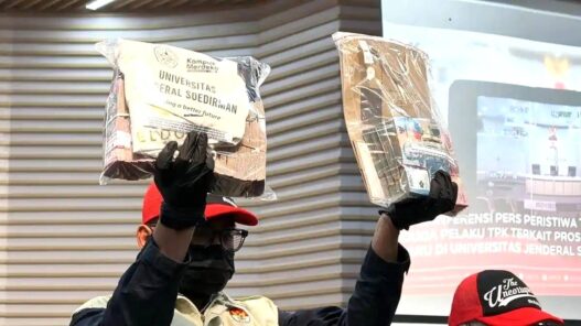 Mahasiswa Tetap Lanjut Kuliah