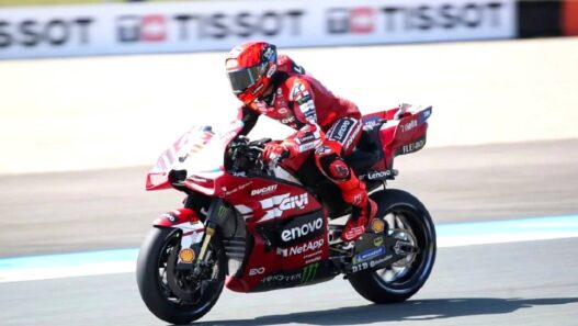 Marquez Waspadai Silverstone