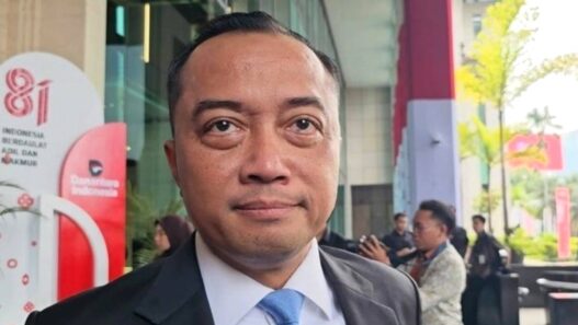 Mensesneg Tepis Isu Reshuffle Kabinet
