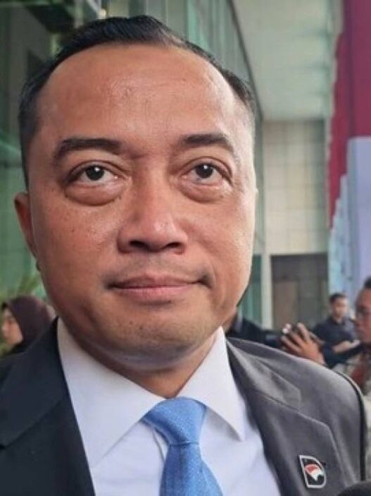 Mensesneg Tepis Isu Reshuffle Kabinet