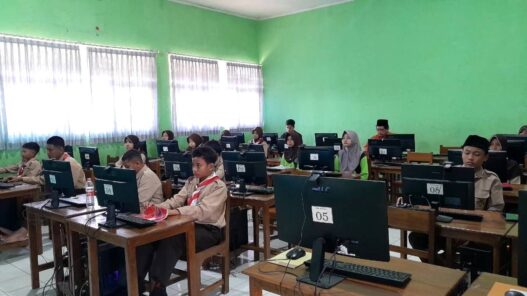 MTsN 8 Dorong Siswa Sampaikan Informasi Positif