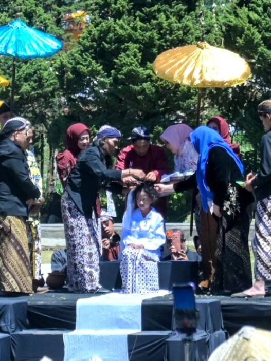Mulai dari Sepeda Pink Hingga Kambing