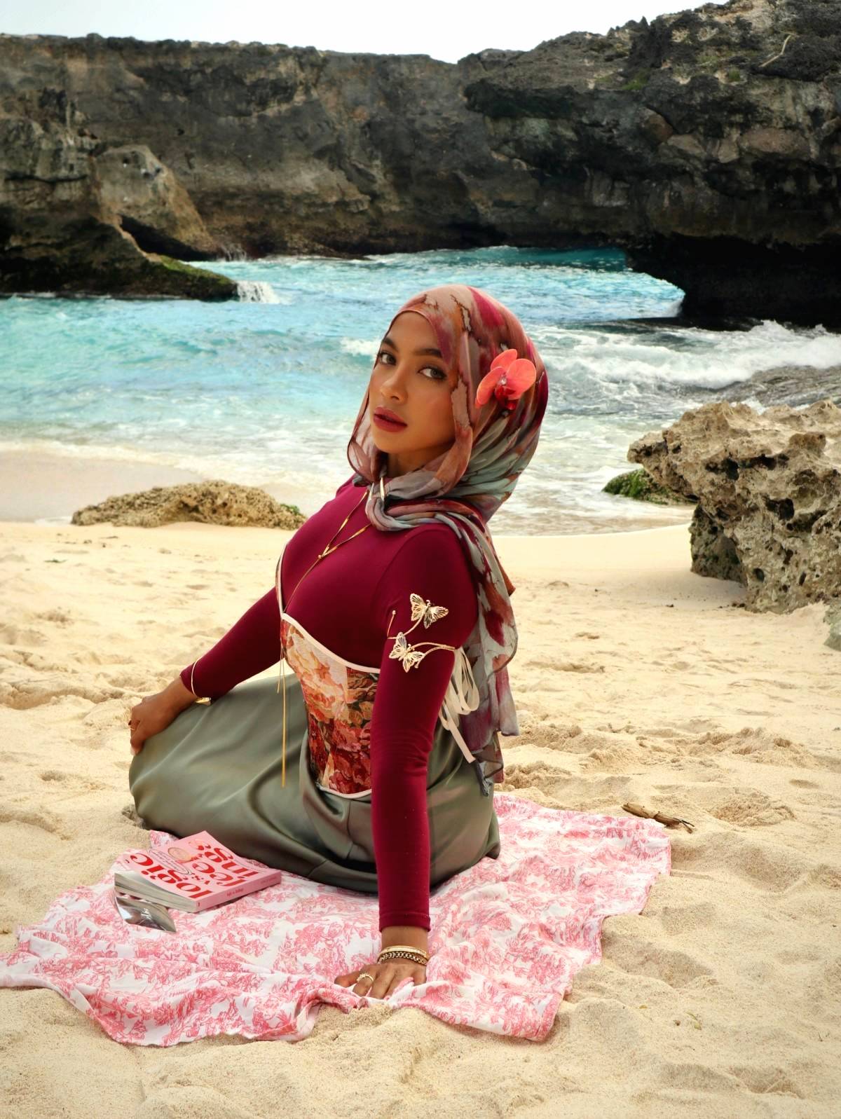 Oklin Fia Diserang Warganet Gegara Unggahan di Pantai