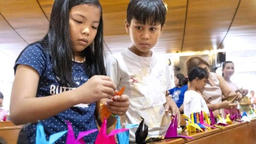 Origami Seribu Burung Bangau untuk Perdamaian