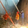 Pabrik Kayu di Mewek Terbakar Hebat