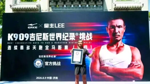 Pecahkan Rekor Dunia Lari Maraton 372 Hari