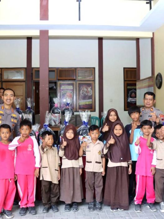 Pelajar Sempor Dapat Bantuan
