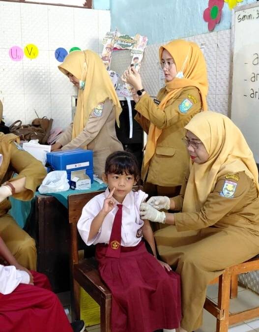 Penolak Imunisasi Wajib Teken Surat