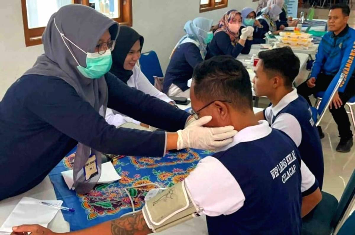 Petugas dan Warga Binaan Diperiksa