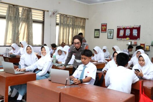 Polres Bekali Siswa SMAN 1 Literasi AI