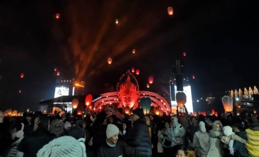 Ribuan Lampion Penuhi Langit Dieng