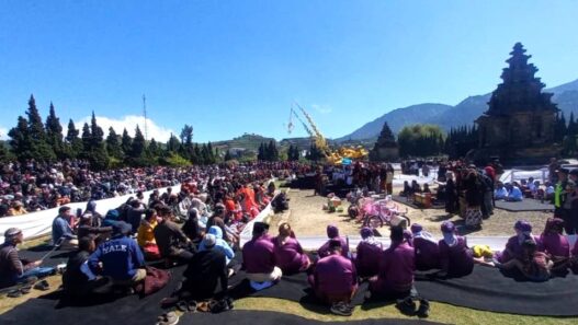 Ribuan Wisatawan Mulai Serbu Dieng