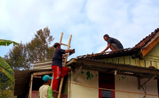 Rumah Janda Tujuh Anak Direhab