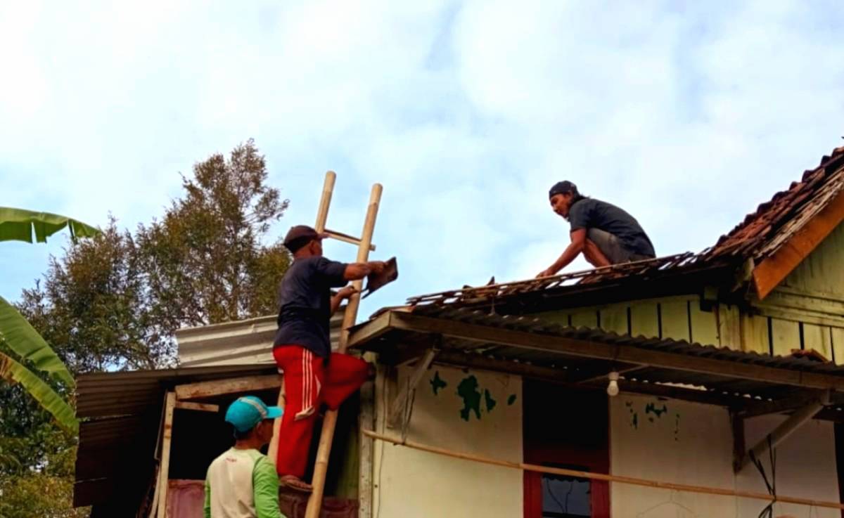 Rumah Janda Tujuh Anak Direhab