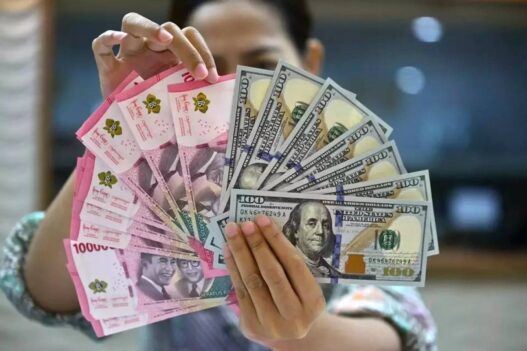 Rupiah Melemah ke Rp 17.877 per Dolar AS