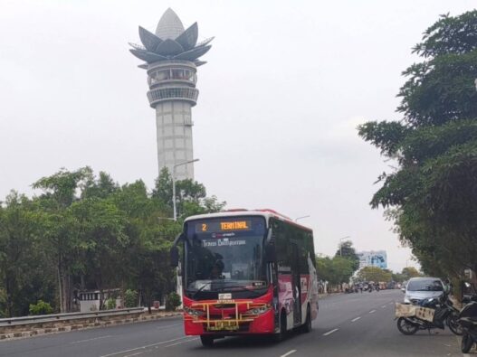Sadewo Pastikan Trans Banyumas Tetap Mengaspal