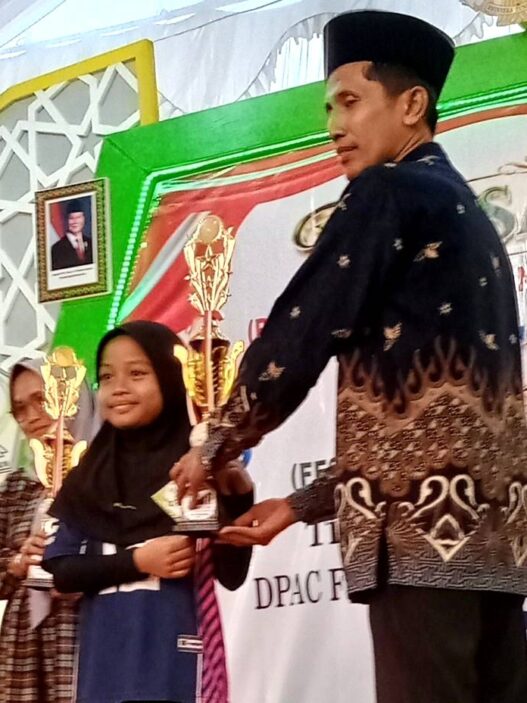 Santri MI Diponegoro Adipala Raih Empat Juara II