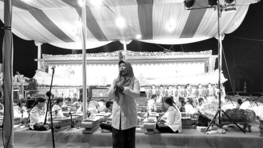 Semarak HUT RI, Pemdes Jambusari Gelar Wayang Kulit