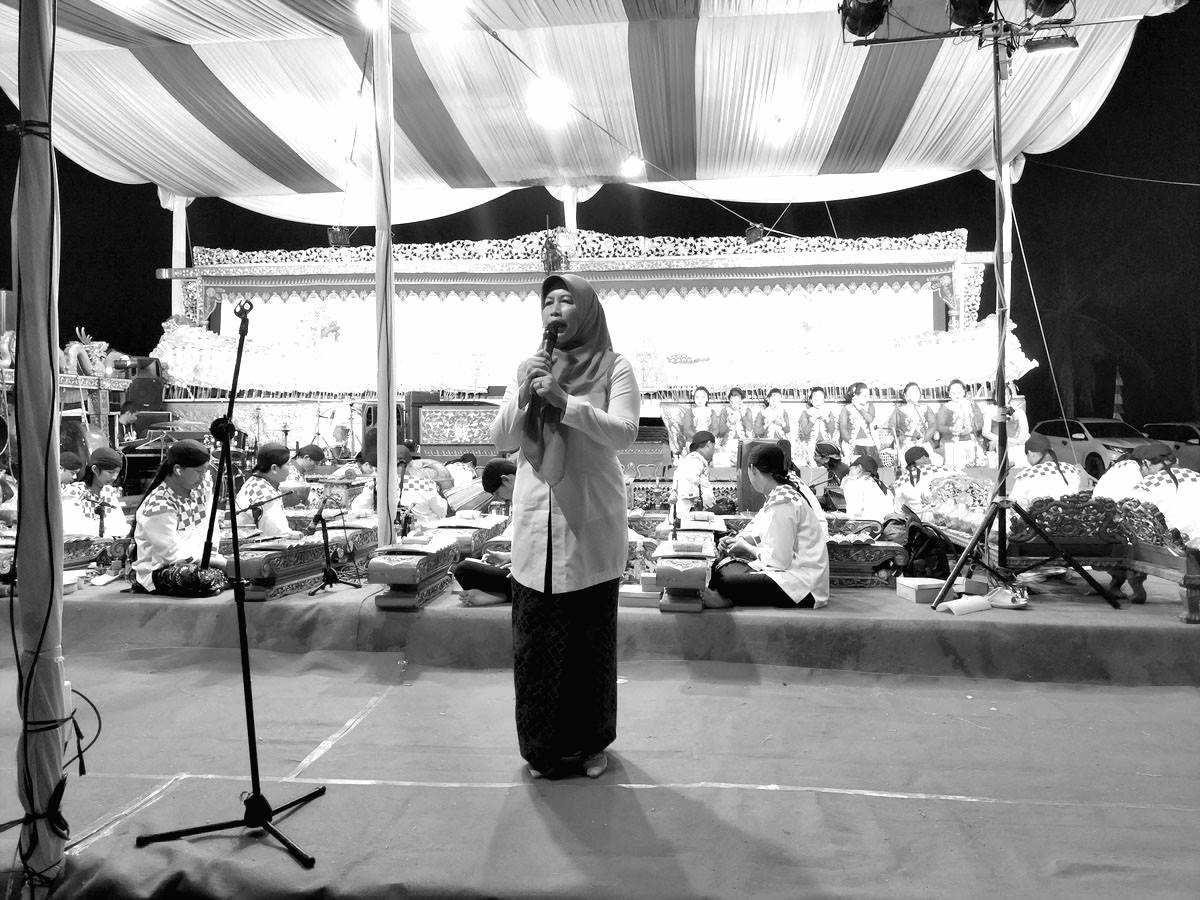 Semarak HUT RI, Pemdes Jambusari Gelar Wayang Kulit