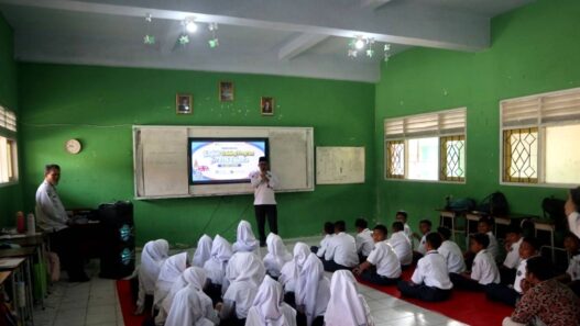 Siswa Diberi Pembekalan Bahasa Inggris