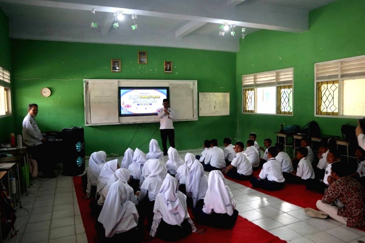Siswa Diberi Pembekalan Bahasa Inggris