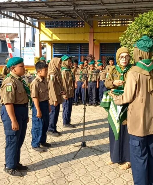 Siswa Kelas VII SMP Muhammadiyah Maos Ikuti Penerimaan Tamu Qobilah
