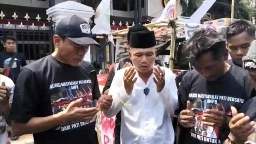 Sopir Bus AMPB Diteror Nomor Tak Dikenal