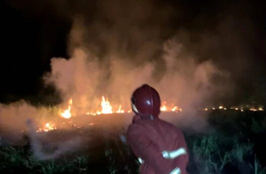 Tanah Bengkok Jatisaba Terbakar