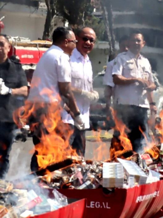 Tiga Juta Rokok Ilegal Dimusnahkan