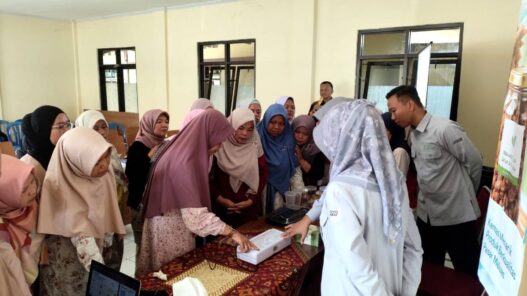 UMKM Karanggintung Dapat Pelatihan Produk Sehat