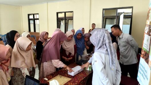 UMKM Karanggintung Dapat Pelatihan Produk Sehat