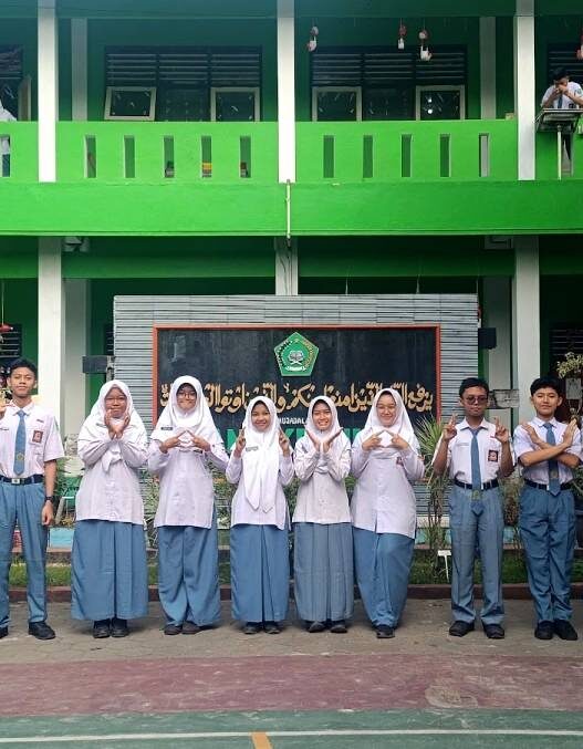 8 Siswa MAN 2 Maju Tingkat Jateng