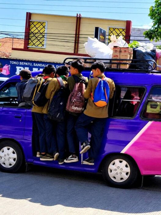 Angkudes Terganjal Pajak dan KIR