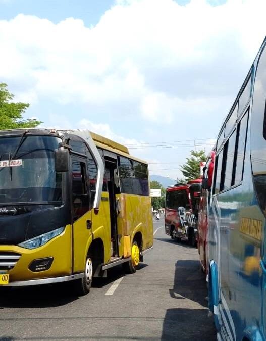 Angkutan Umum Kembali Bergeliat
