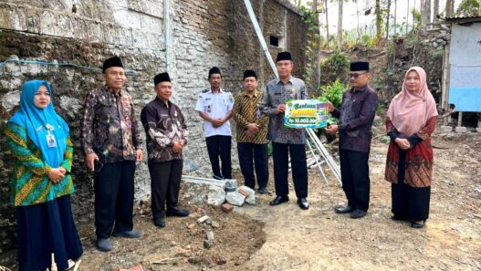 Atasi Krisis Air Bersih, Ponpes Bangun Sumur