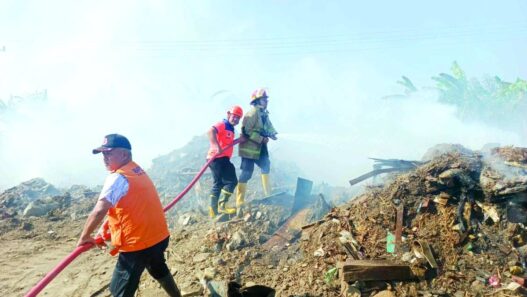 Bakaran Sampah Picu Kebakaran Lahan