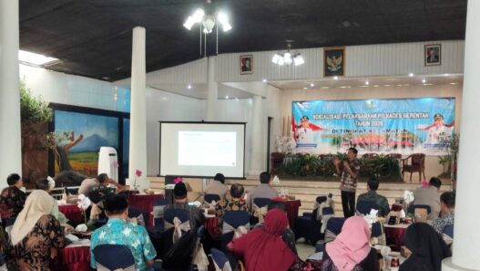 Baliho Pilkades Mulai Bertebaran